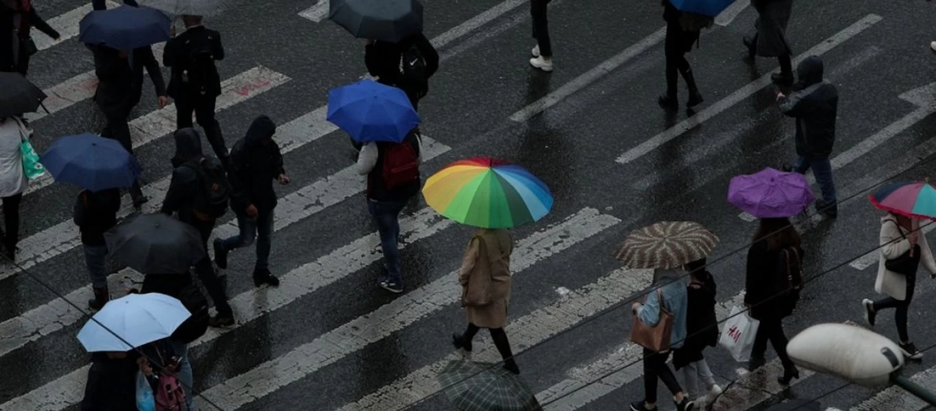 Χειμωνιάτικος ο καιρός της Δευτέρας - Βροχές, χιόνια και κατακόρυφη πτώση της θερμοκρασίας